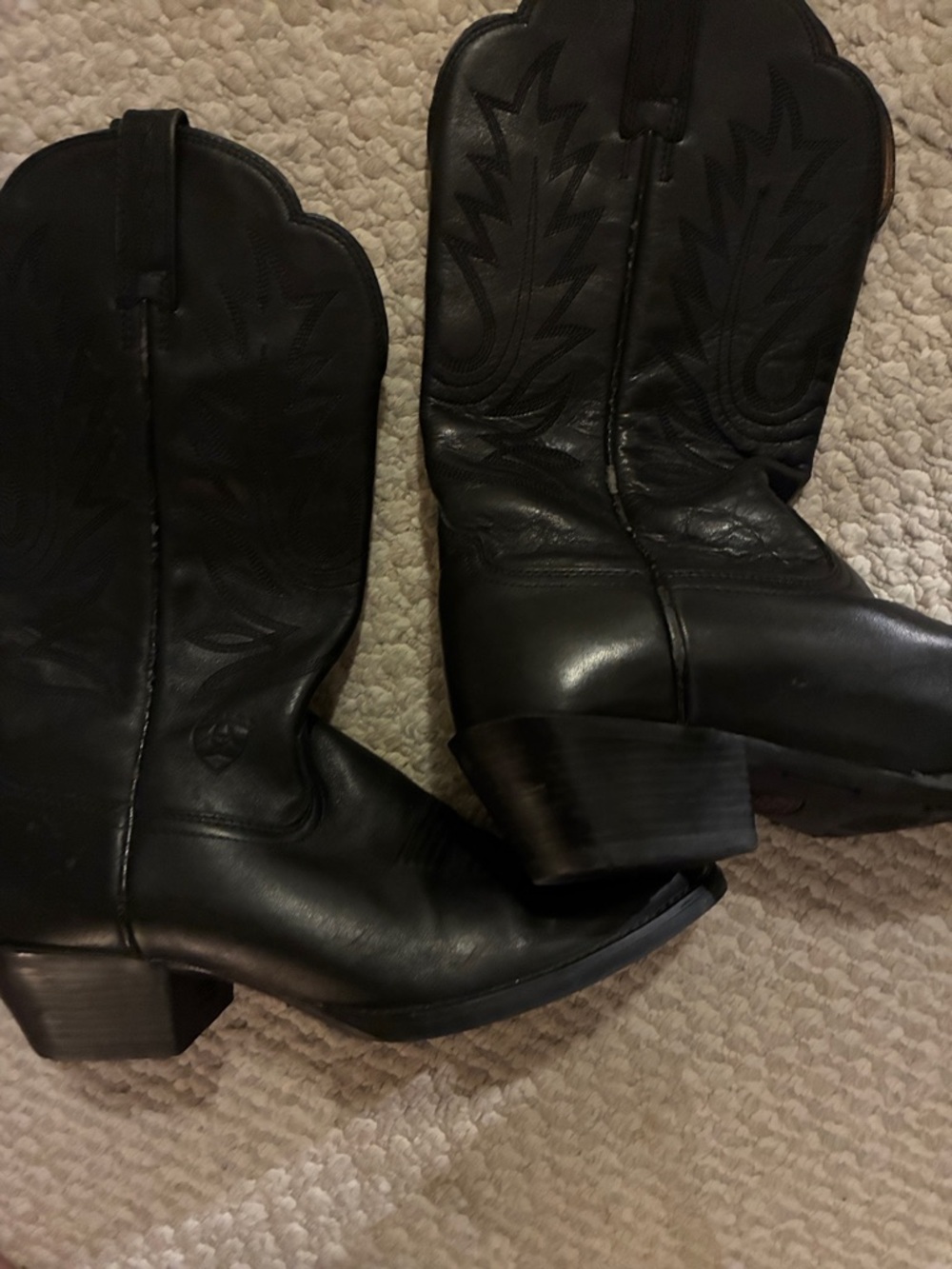 Ariat cowgirl boots preloved